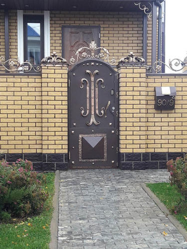 door-082